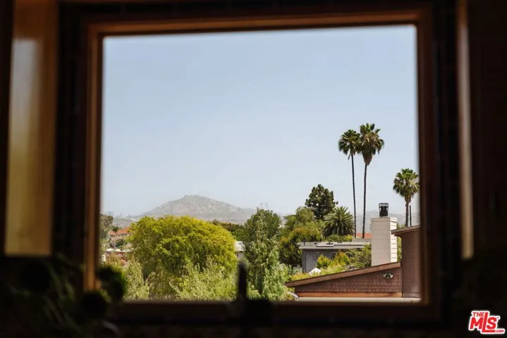 2709 Medlow Avenue, Los Angeles, California 90065
