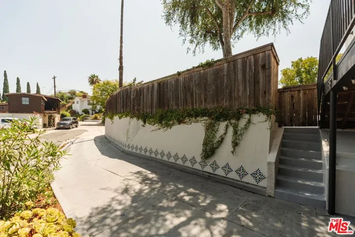 2709 Medlow Avenue, Los Angeles, California 90065