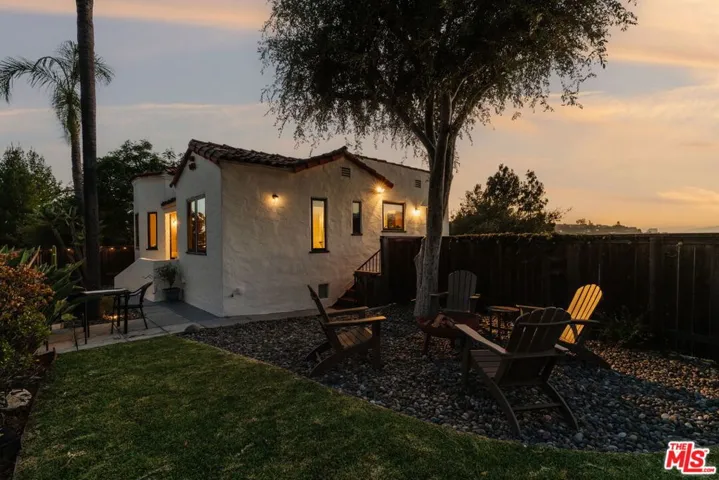 2709 Medlow Avenue, Los Angeles, California 90065