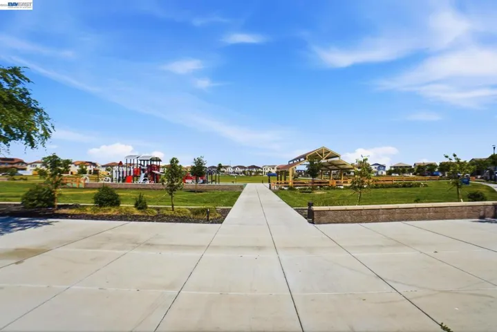 16047 Pirates Cove Ln, Lathrop, California 95330