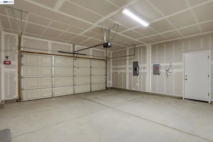 16047 Pirates Cove Ln, Lathrop, California 95330