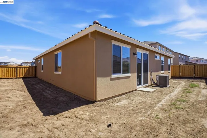 16047 Pirates Cove Ln, Lathrop, California 95330