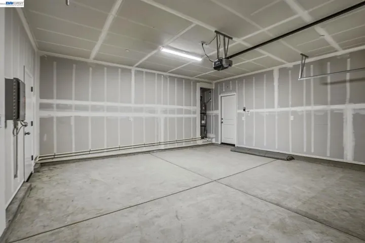 16047 Pirates Cove Ln, Lathrop, California 95330