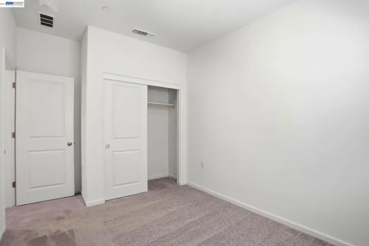 16047 Pirates Cove Ln, Lathrop, California 95330