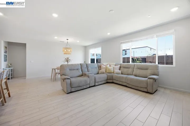 1012 Ramos Drive, Winters, California 95694