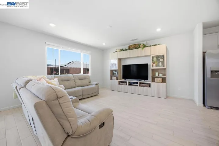 1012 Ramos Drive, Winters, California 95694