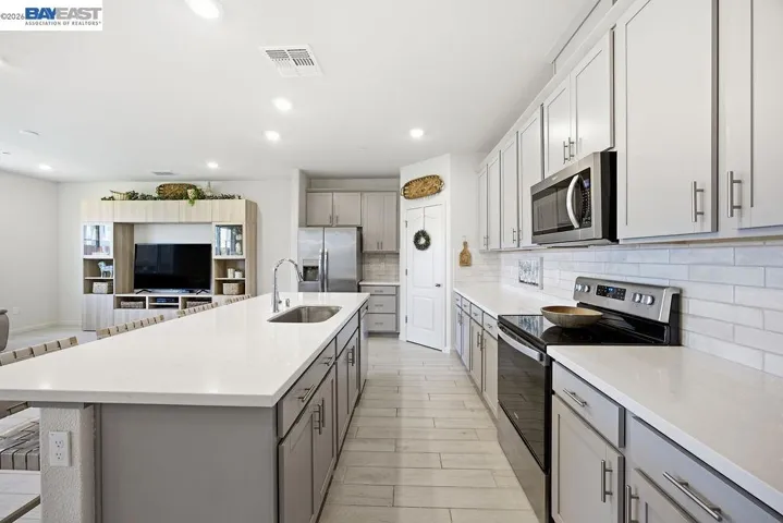 1012 Ramos Drive, Winters, California 95694