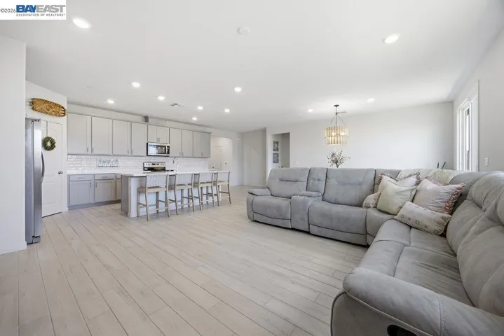 1012 Ramos Drive, Winters, California 95694