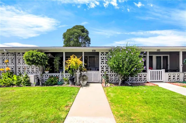 13730 Annandale Drive 32-i, Seal Beach, California 90740