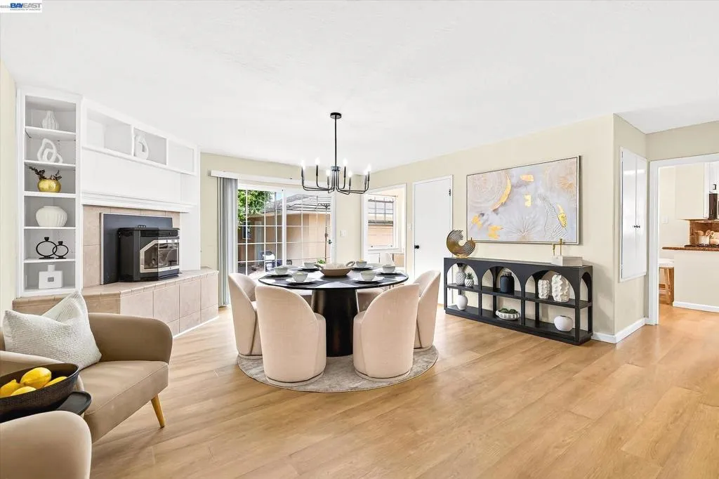 SPACIOUS AND OPEN DINING