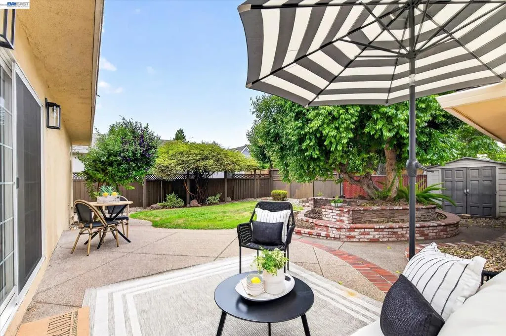AGGREGATE PATIO