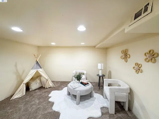 WITH RECESSED LIGHTS AND CLOSET