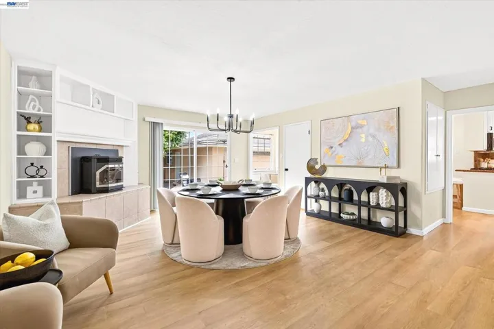 SPACIOUS AND OPEN DINING