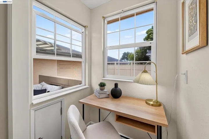 BONUS OFFICE NOOK