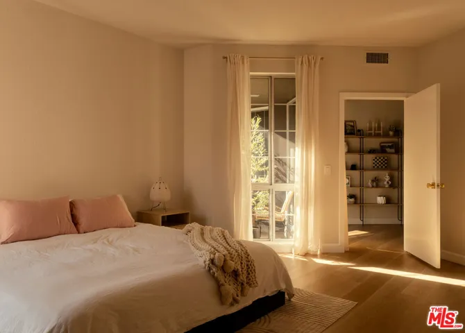 585 N Rossmore Avenue 508, Los Angeles, California 90004