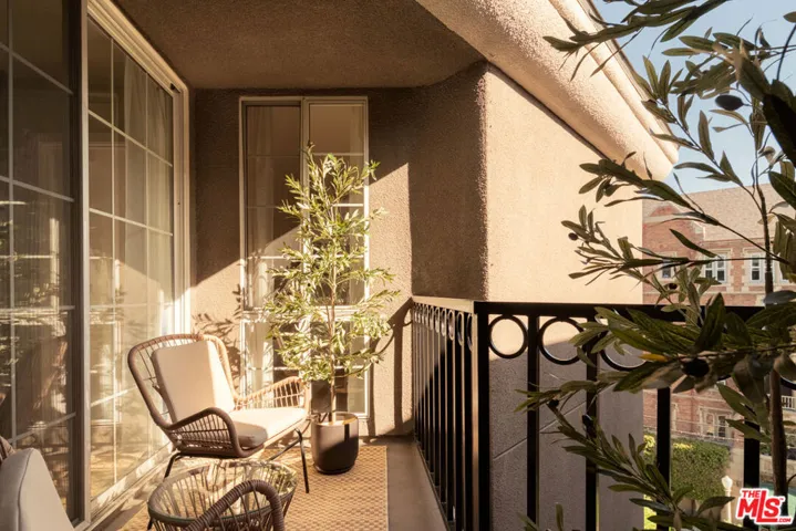 585 N Rossmore Avenue 508, Los Angeles, California 90004