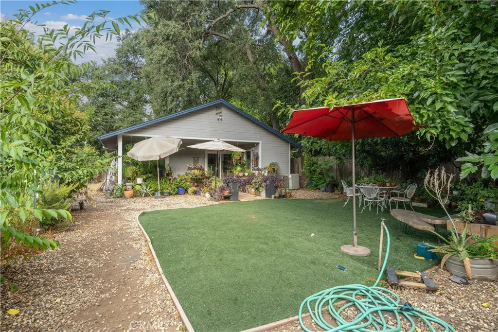 Carriage House Backyard
