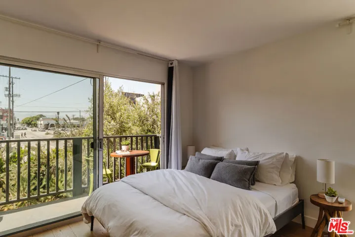 40 18th Avenue, Venice, California 90291