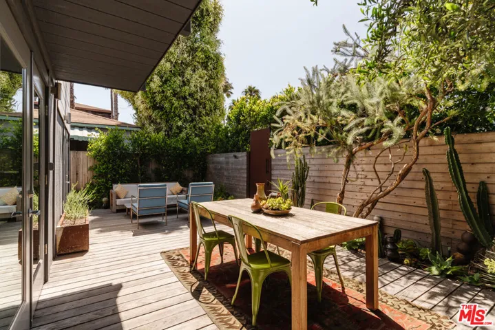 40 18th Avenue, Venice, California 90291
