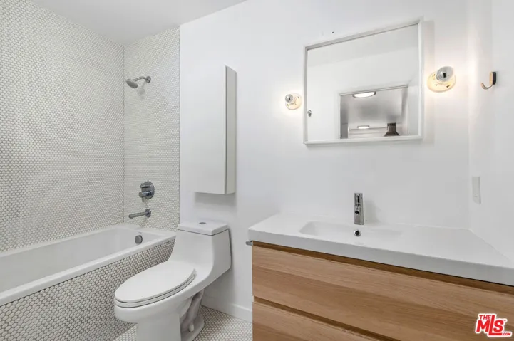 40 18th Avenue, Venice, California 90291