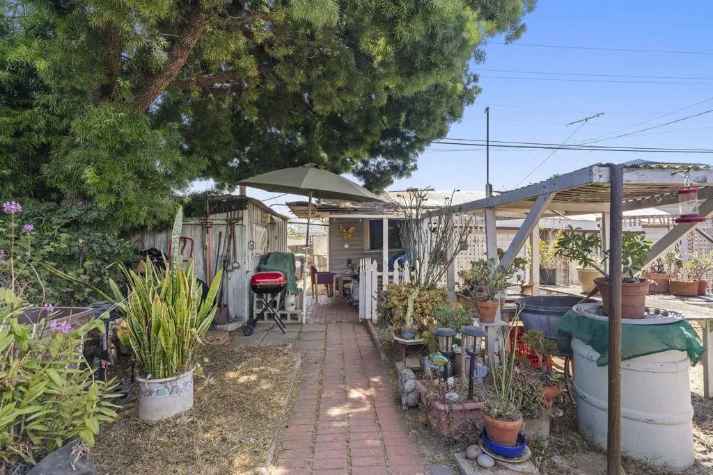 rear unit yard