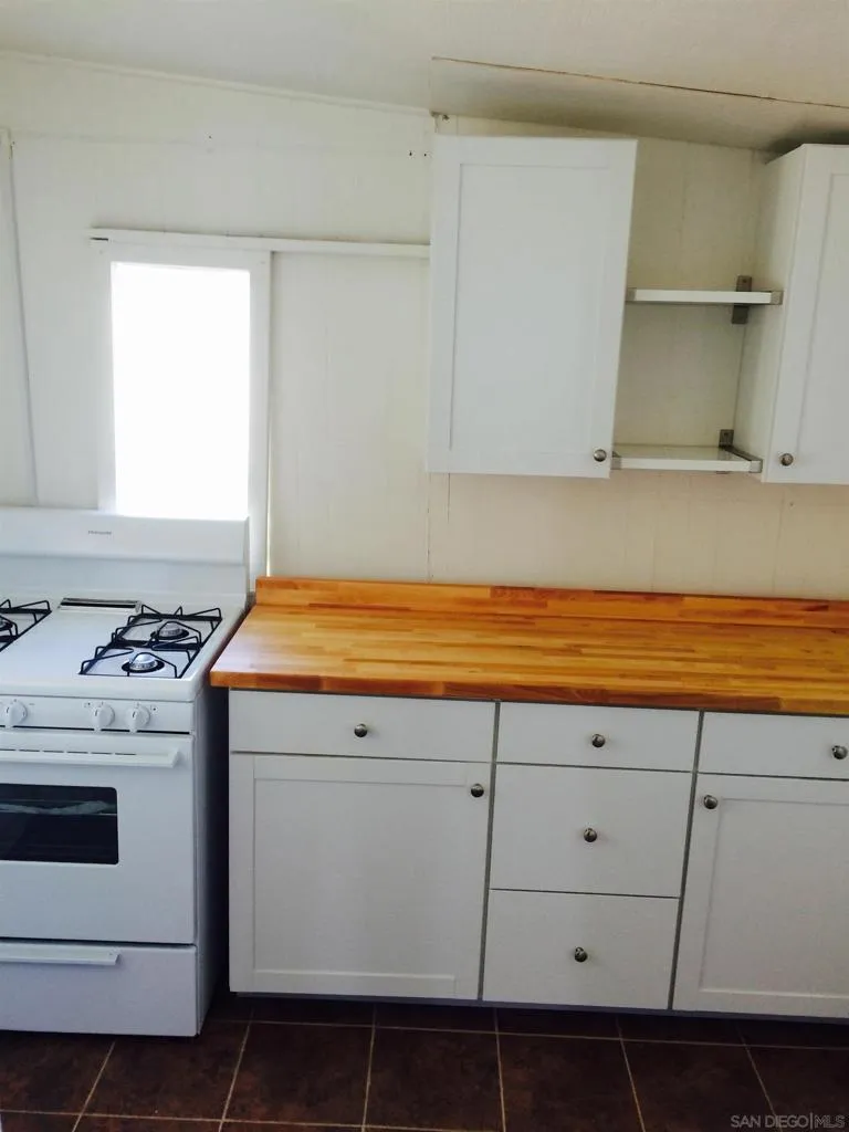 rear unit kitchen 2014