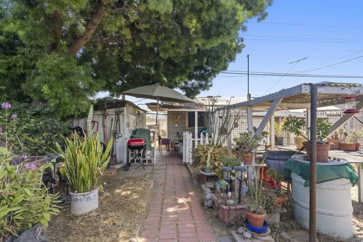 rear unit yard