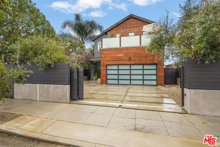 924 Vernon Avenue, Venice, California 90291
