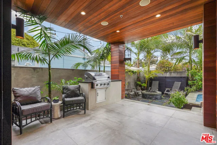 924 Vernon Avenue, Venice, California 90291