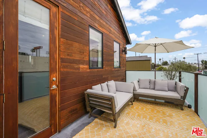 924 Vernon Avenue, Venice, California 90291