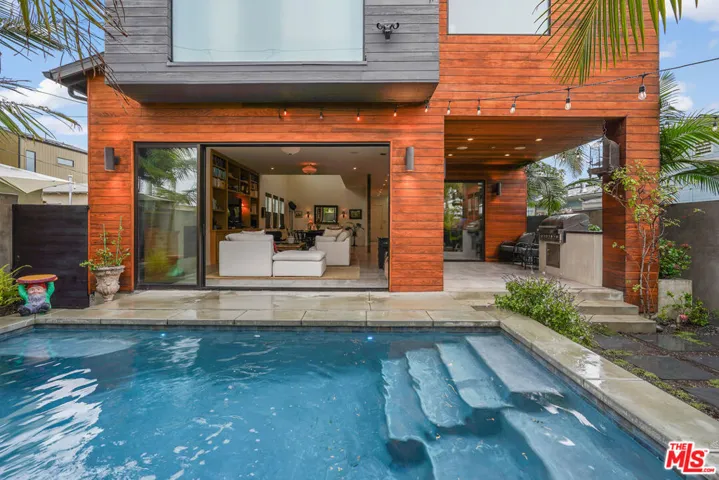 924 Vernon Avenue, Venice, California 90291