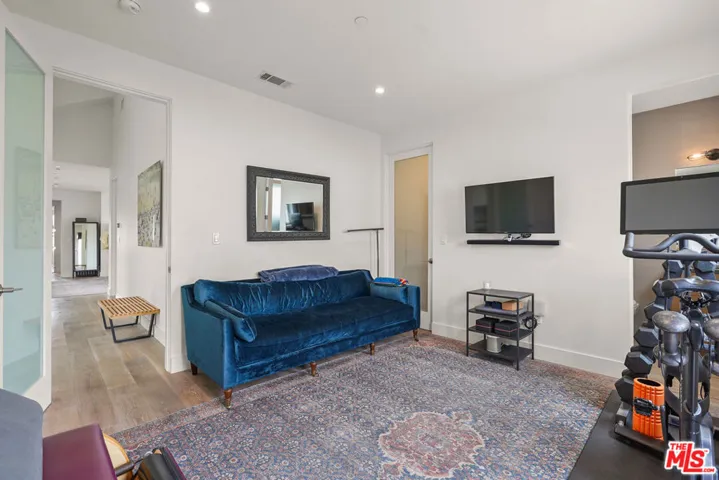 924 Vernon Avenue, Venice, California 90291