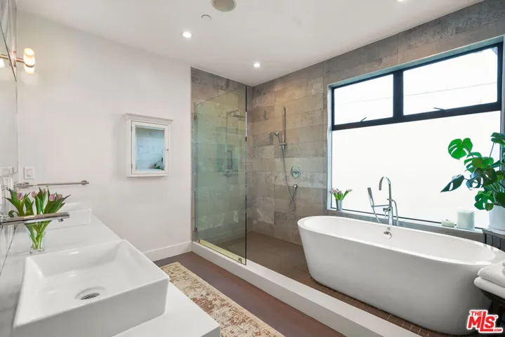 924 Vernon Avenue, Venice, California 90291