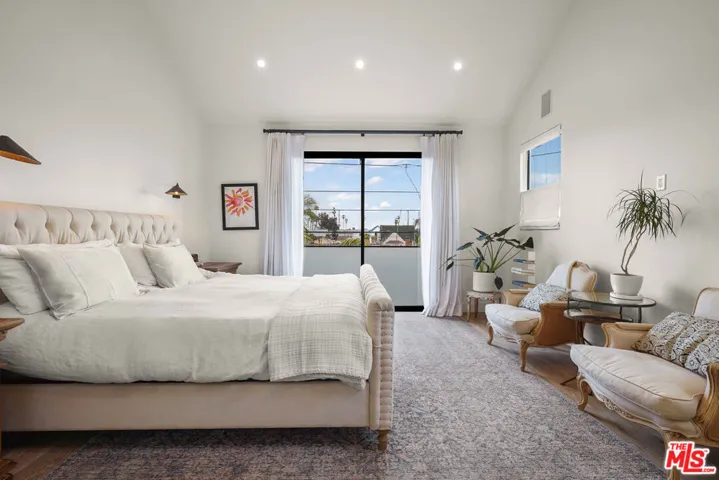 924 Vernon Avenue, Venice, California 90291