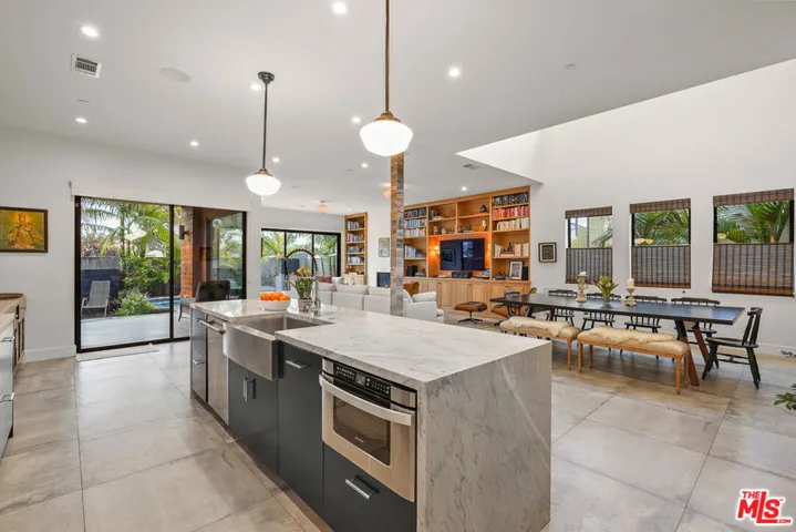 924 Vernon Avenue, Venice, California 90291