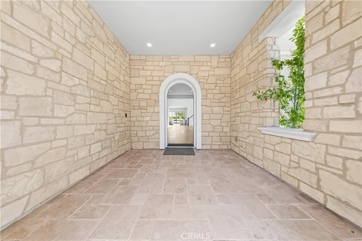 84 Eider Run, Irvine, California 92618