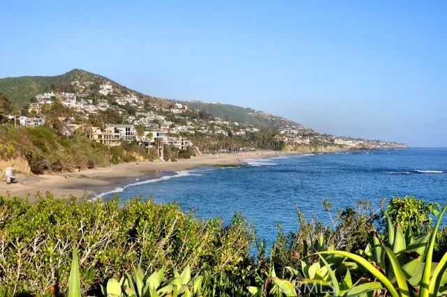Laguna Beach just 7 miles away