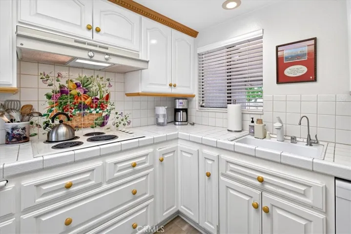 859 Ronda Mendoza N, Laguna Woods, California 92637