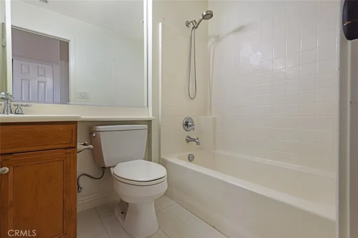 Upstairs Ensuite Bathroom