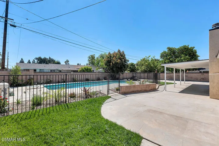 1556 Glacier St-HsHProd-50