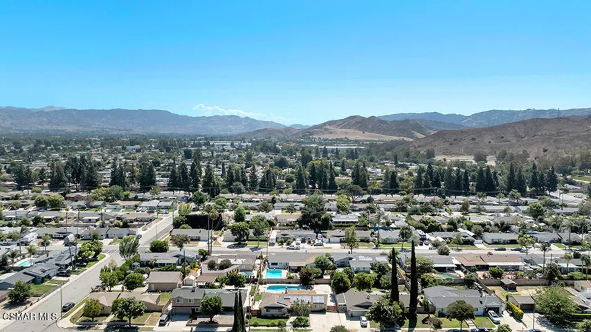 1556 Glacier St-HsHProd-3