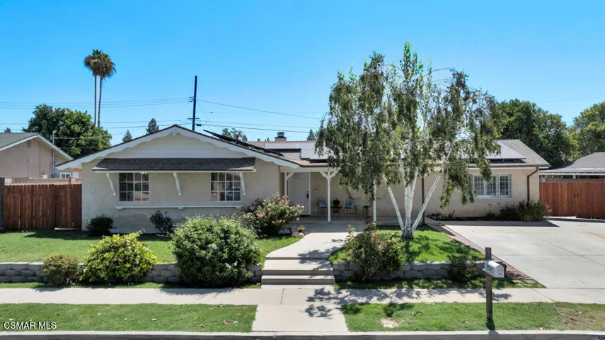 1556 Glacier St-HsHProd-2