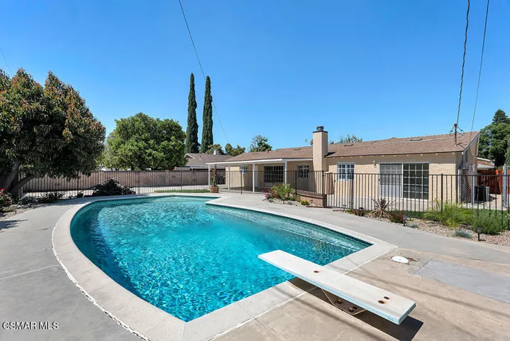1556 Glacier St-HsHProd-54