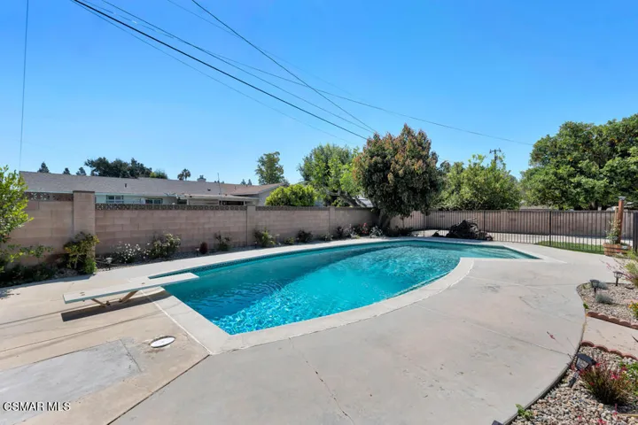 1556 Glacier St-HsHProd-52