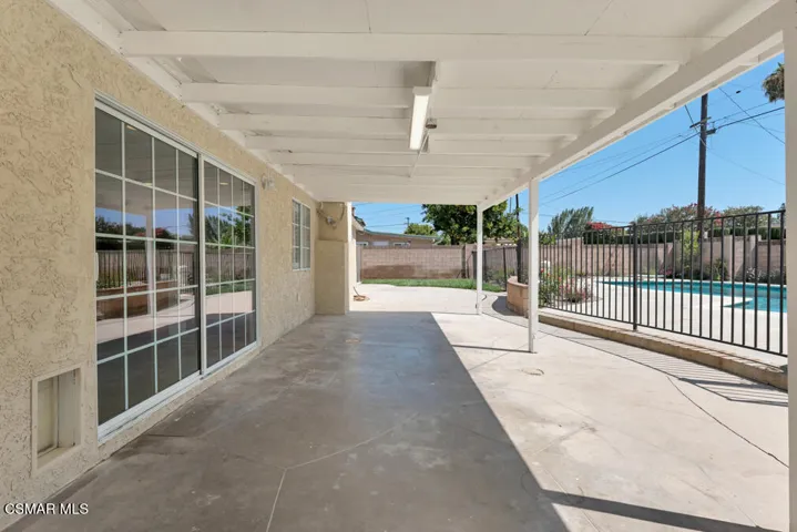 1556 Glacier St-HsHProd-47