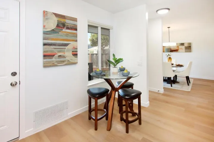 Eating area in kitchen