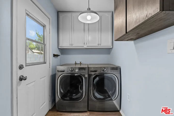 7048 Zelzah Avenue, Los Angeles, California 91335