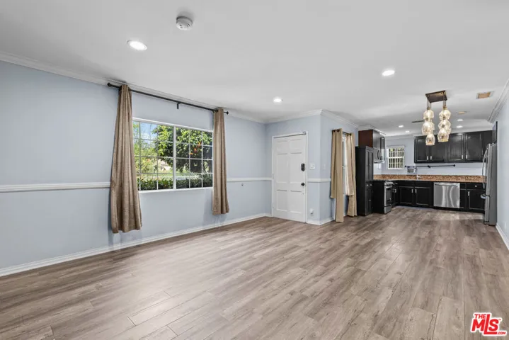 7048 Zelzah Avenue, Los Angeles, California 91335