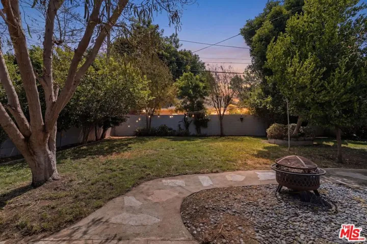 7048 Zelzah Avenue, Los Angeles, California 91335