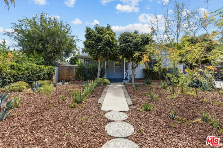 7048 Zelzah Avenue, Los Angeles, California 91335